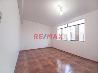 Foto 4 de Vendo Lindo Departamento En Breña