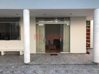 Foto 1 de Buscas una casa ubicada en Camaná? Esta es tu oportunidad!
