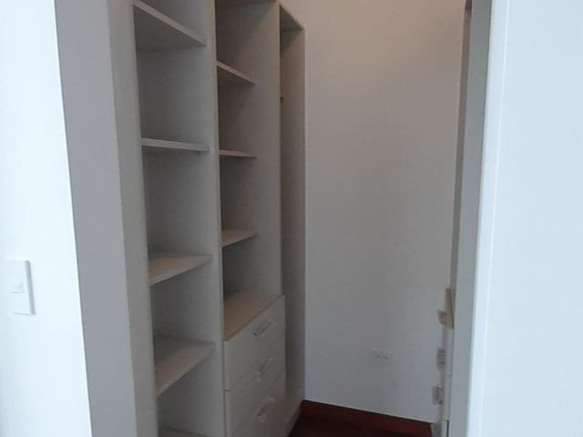 DEPARTAMENTO DE LUJO DOS DORMITORIOS EN CUMBAYA
