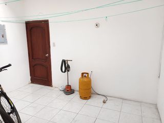 Departamento de alquiler en Kennedy Norte, 2 dormitorios, 1 parqueo.