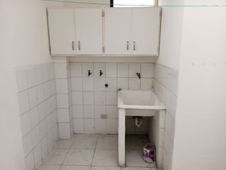 Departamento de alquiler en Kennedy Norte, 2 dormitorios, 1 parqueo.