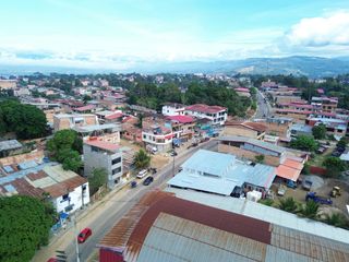 Foto 3 de 500 m² en una de las mejores zonas comerciales de Tarapoto, que actualmente funciona como un garaje con un futuro incierto. ¿La dejarás pasar?