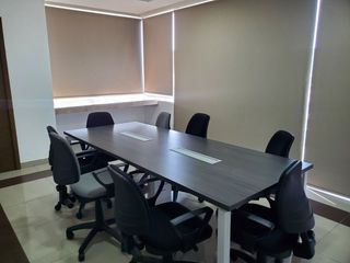 Foto 14 de Oficina de venta en el Edificio River Plaza, ave León Febres Cordero.