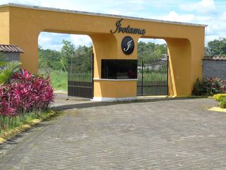 Foto 1 de Vendo lote ESQUINERO en la urbanización IROTAMA, avenida Chone, kilómetro 8 1/2