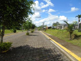 Foto 5 de Vendo lote ESQUINERO en la urbanización IROTAMA, avenida Chone, kilómetro 8 1/2