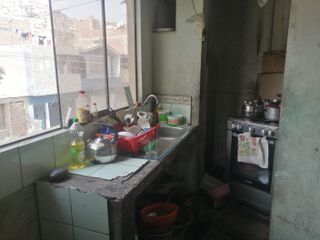 Precio Remate Ocasión - Casa en Venta - Toda La Esquina - 2 Pisos - Carabayllo