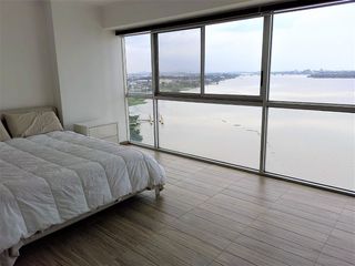 Foto 15 de Departamento de venta en Puerto Santa Ana, frente al Río, 2 parqueos.