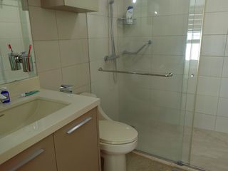 Foto 20 de Departamento de venta en Puerto Santa Ana, frente al Río, 2 parqueos.