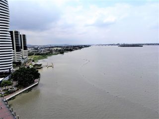 Foto 3 de Departamento de venta en Puerto Santa Ana, frente al Río, 2 parqueos.