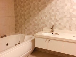 MODERNO Y AMPLIO DÚPLEX DE LUJO EN CAYMA BAJA!!