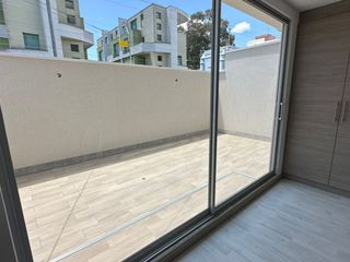 Foto 2 de PONCEANO ALTO, LINDA SUITE POR ESTRENAR, 60 M2, PATIO 25 M2,, 1 GARAJE