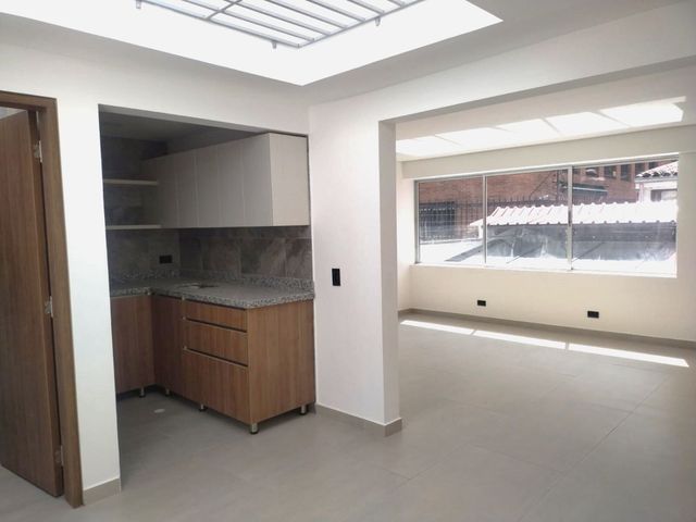 RENTO CASA COMERCIAL CHICO. USO MULTIPLE: 370 m2
