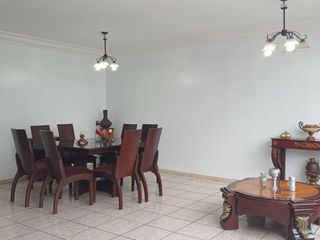 Foto 6 de Vendo departamento en Cdla. Kennedy nueva