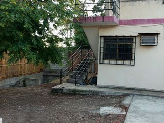 Foto 15 de casa con locales de venta en manta zona centro