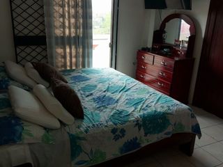 Foto 18 de casa con locales de venta en manta zona centro