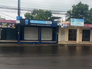 Foto 1 de casa con locales de venta en manta zona centro