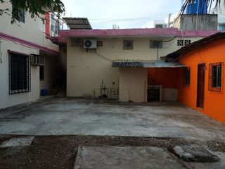 Foto 12 de casa con locales de venta en manta zona centro