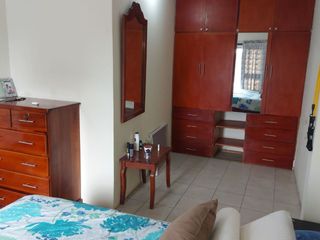 Foto 19 de casa con locales de venta en manta zona centro