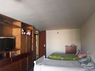 Vendo amplia casa en Urb. Tahuaycani $ 259,000 negociables