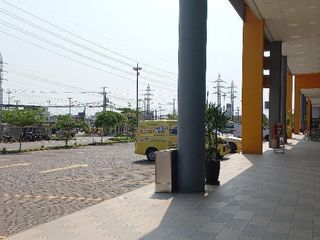 Foto 4 de Local Alquilo en  Plaza Comercial en Duràn