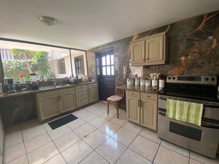 Foto 17 de CASA DE VENTA EN EL BOSQUE: UBICACIÓN ESTRATÉGICA, PARA USO COMERCIAL O RESIDENCIAL 340 M2, $350.000