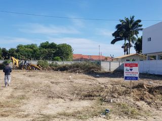 SE VENDE TERRENO EN URBANIZACION MILINA EN SALINAS