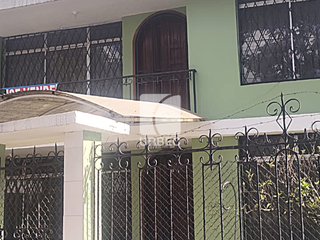 Foto 1 de VENTA - AMPLIA CASA DE VENTA EN EL SECTOR  NORTE A 3 MINUTOS DEL CENTO DE LA CIUDAD  DE GUARANDA /23URB017