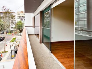 Se Alquila Departamento en Miraflores con salida al parque Blume