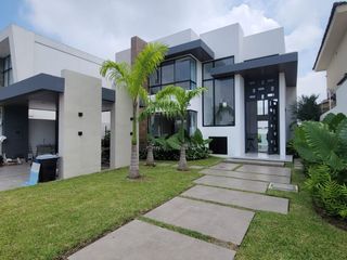 Foto 1 de En venta lujosa y moderna casa en Proyecto, Isla Mocolí, Samborondón