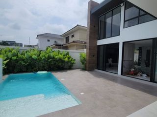 Foto 8 de En venta lujosa y moderna casa en Proyecto, Isla Mocolí, Samborondón
