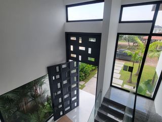 Foto 12 de En venta lujosa y moderna casa en Proyecto, Isla Mocolí, Samborondón