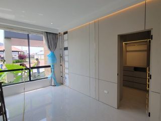 Foto 14 de En venta lujosa y moderna casa en Proyecto, Isla Mocolí, Samborondón