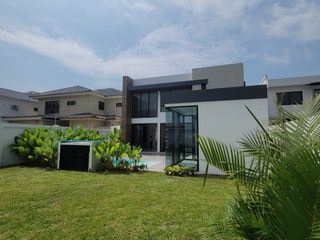 Foto 28 de En venta lujosa y moderna casa en Proyecto, Isla Mocolí, Samborondón
