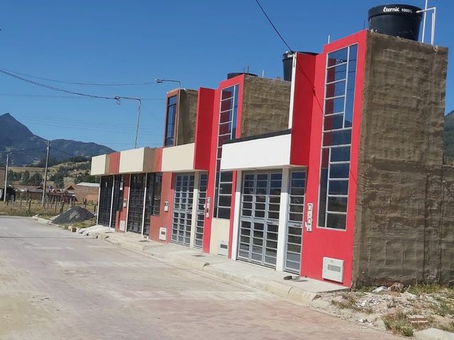 CASA EN VENTA EN SIMIJACA