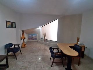 ALQUILER DE OFICINAS SECTOR REMIGIO CRESPO, INCLUYE AGUA Y LUZ
