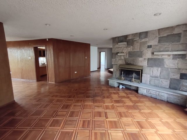 VENTA DE CASA IDEAL PARA EMPRESAS 580 m2. O PROYECTO INMOBILIARIO 480 m2. TERRENO SECTOR CORUÑA Y WHIMPER