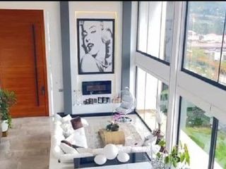CASA – VILLA DE VENTA EN CUENCA. SECTOR CHALLUABAMBA