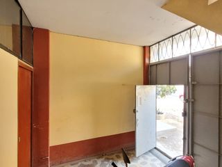Foto 2 de REMATE DE CASA CERCA DE AVENIDA MÉXICO Y SAENZ PEÑA EN CHICLAYO