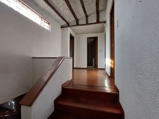 Vende Casa 2 pisos Barrio Los Cedros Bogotá