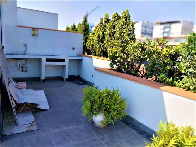 DUPLEX CHACARILLA - 285 m2 - CERCA A PARQUE - TERRAZA