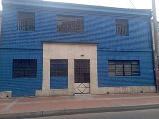 SE VENDE CASA GRANDE EN EL BARRIO SAMPER MENDOZA