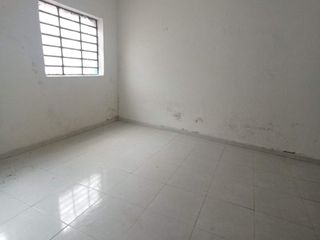 SE VENDE CASA GRANDE EN EL BARRIO SAMPER MENDOZA