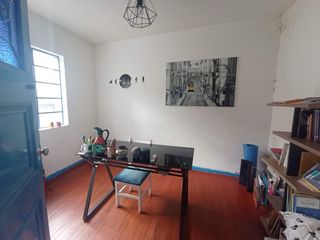 SE VENDE CASA GRANDE EN EL BARRIO SAMPER MENDOZA