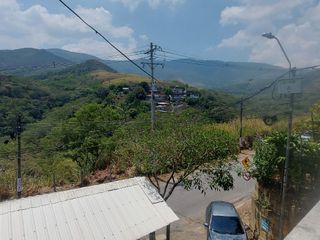 VENDO CASA CON 3 APTOS Y  2 APARTA ESTUDIOS, MONTEBELLO CALI OESTE