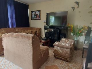 VENDO CASA CON 3 APTOS Y  2 APARTA ESTUDIOS, MONTEBELLO CALI OESTE