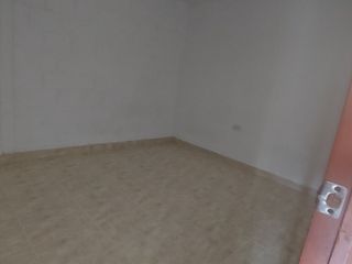 VENDO CASA CON 3 APTOS Y  2 APARTA ESTUDIOS, MONTEBELLO CALI OESTE