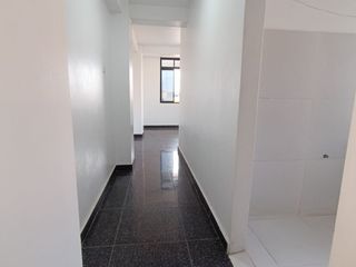Foto 10 de Venta De Hermoso Departamento En Piso 3 En Plena Avenida - Urb. Esmeralda II