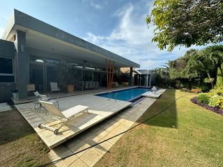 Casa en venta en club lagos de caujaral Barranquilla. Exlusiva urbanizacion