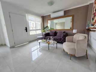 Foto 2 de Venta de Casa 4 Dormitorios Etapa manantial/Casalaguna/ cerca Riocentro Dorado