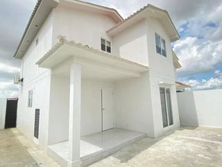 Foto 7 de Venta de Casa 4 Dormitorios Etapa manantial/Casalaguna/ cerca Riocentro Dorado